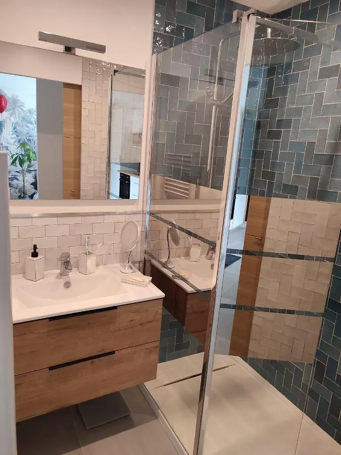 Superbe Appartement T2 En Plein Centre Avec Piscine Mandelieu-la-Napoule Apartment